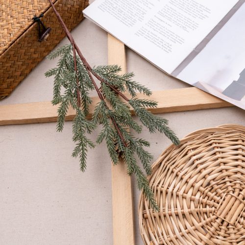 Tenká borovicová vetva so šiškami a drôtom, výška 63 cm