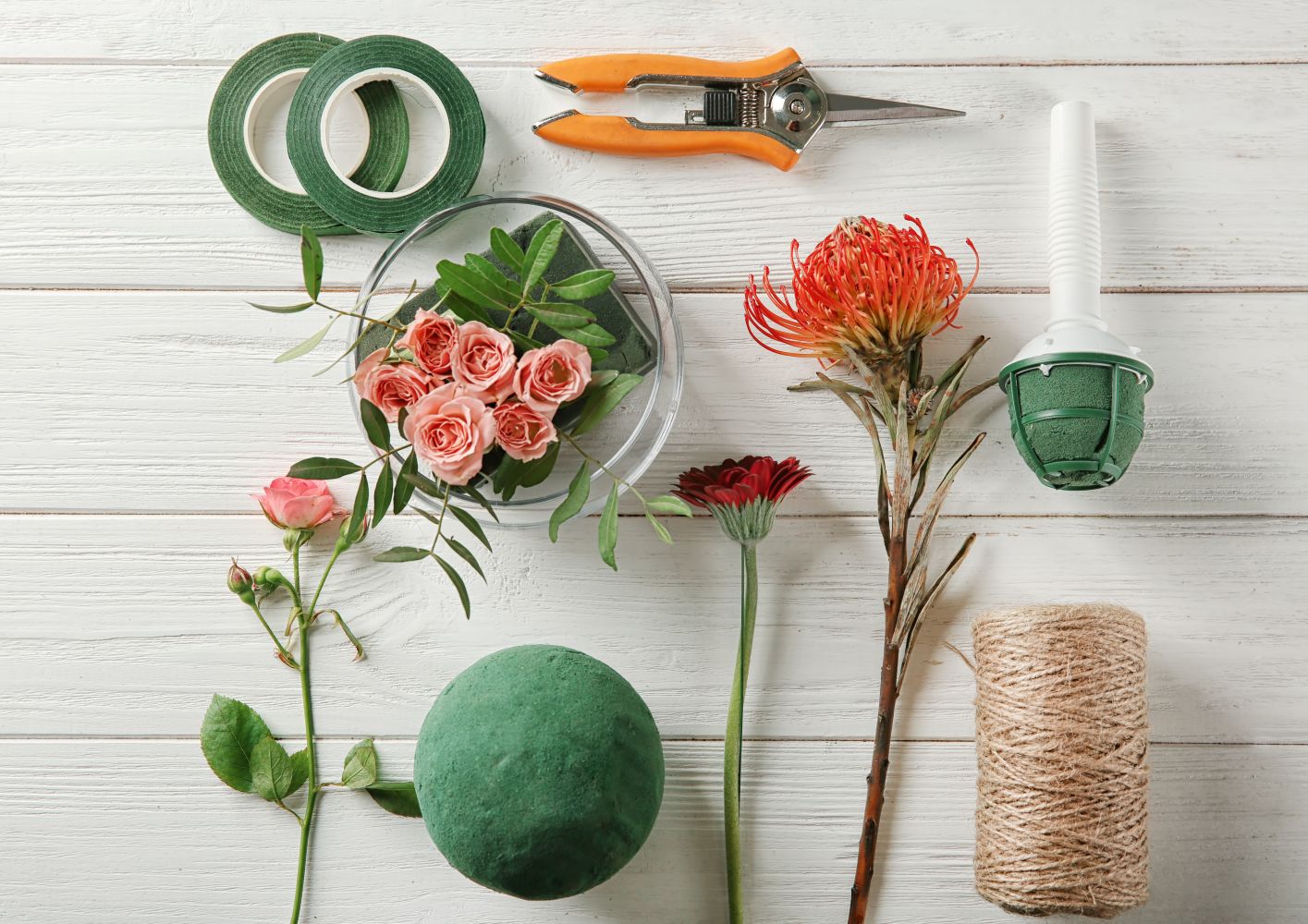 Význam floristických a kreatívnych pomôcok pri tvorbe dekorácií